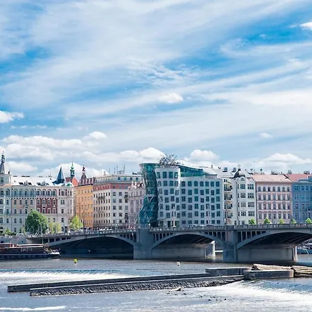 Premiere Dubcek פראג